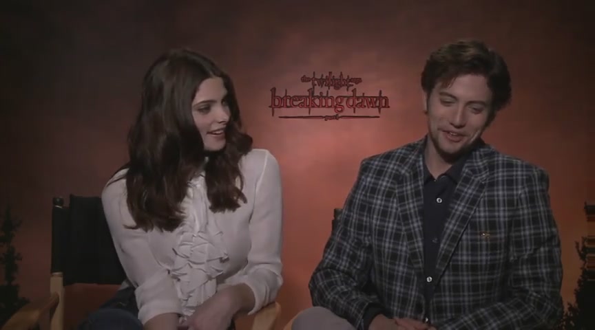 Ashley-Greene-dot-nl_BreakingDawnInterview-CleverTV0056.jpg