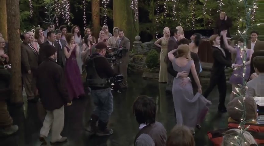 Ashley-Greene-dot-nl_BreakingDawnInterview-CleverTV0065.jpg