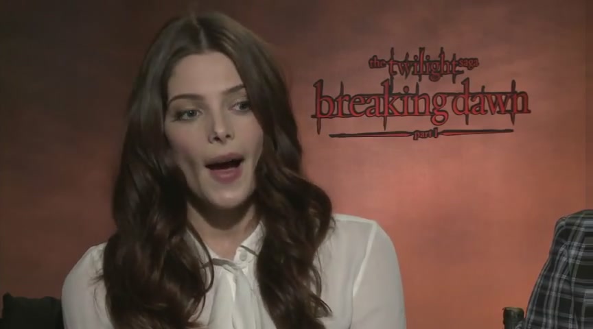 Ashley-Greene-dot-nl_BreakingDawnInterview-CleverTV0105.jpg