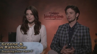 Ashley-Greene-dot-nl_BreakingDawnInterview-CleverTV0004.jpg