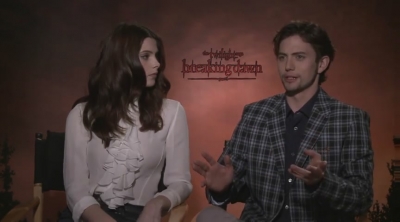 Ashley-Greene-dot-nl_BreakingDawnInterview-CleverTV0014.jpg