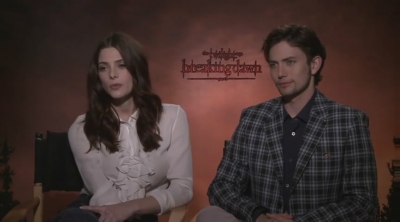 Ashley-Greene-dot-nl_BreakingDawnInterview-CleverTV0077.jpg