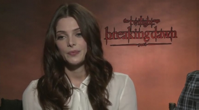 Ashley-Greene-dot-nl_BreakingDawnInterview-CleverTV0112.jpg