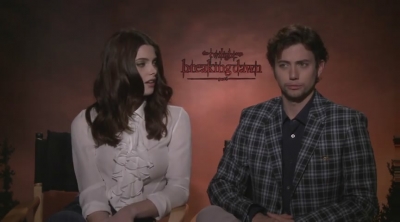 Ashley-Greene-dot-nl_BreakingDawnInterview-CleverTV0143.jpg