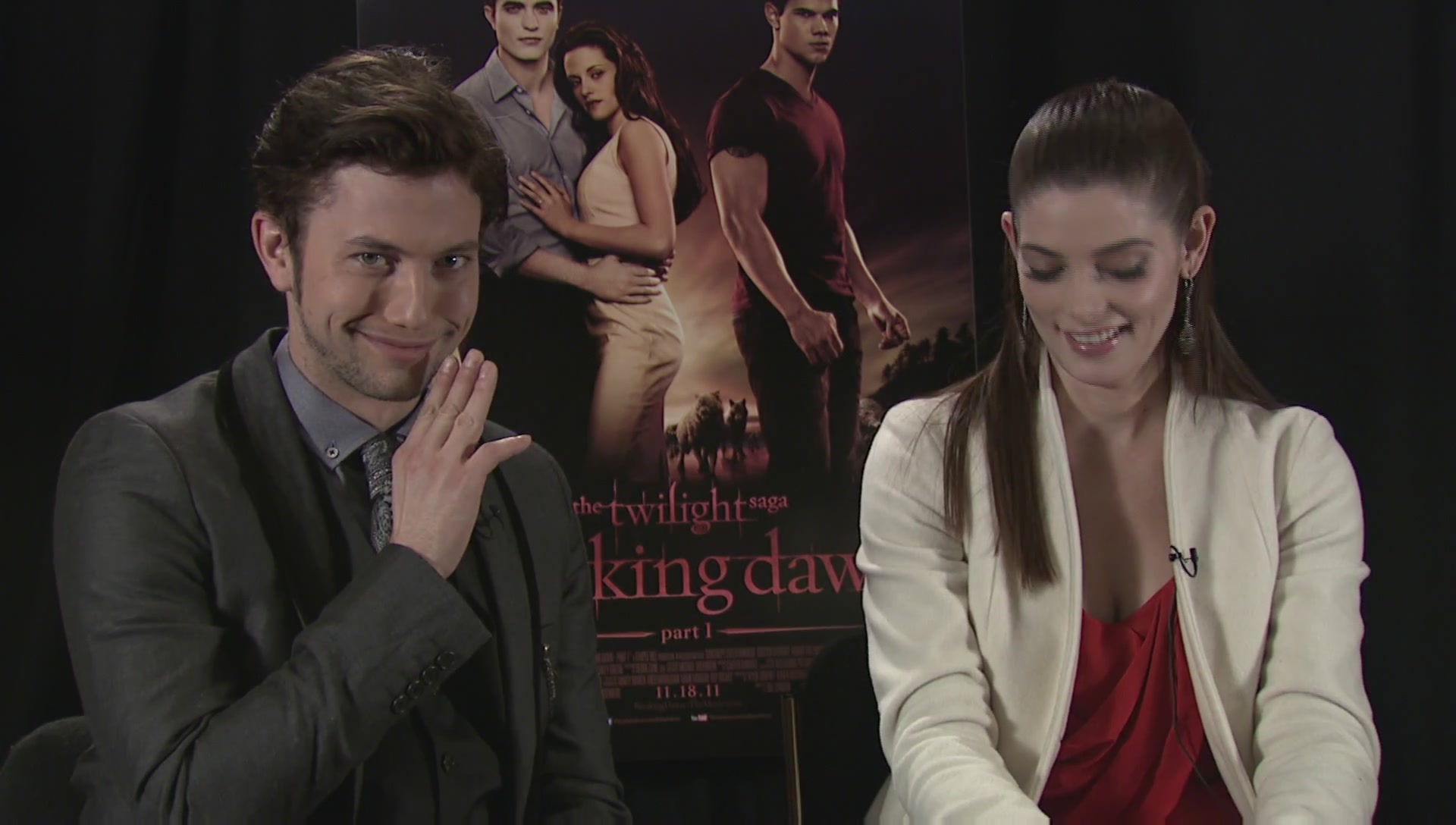 Ashley-Greene-dot-nl_BreakingDawnInterview-EOneFilms0102.jpg