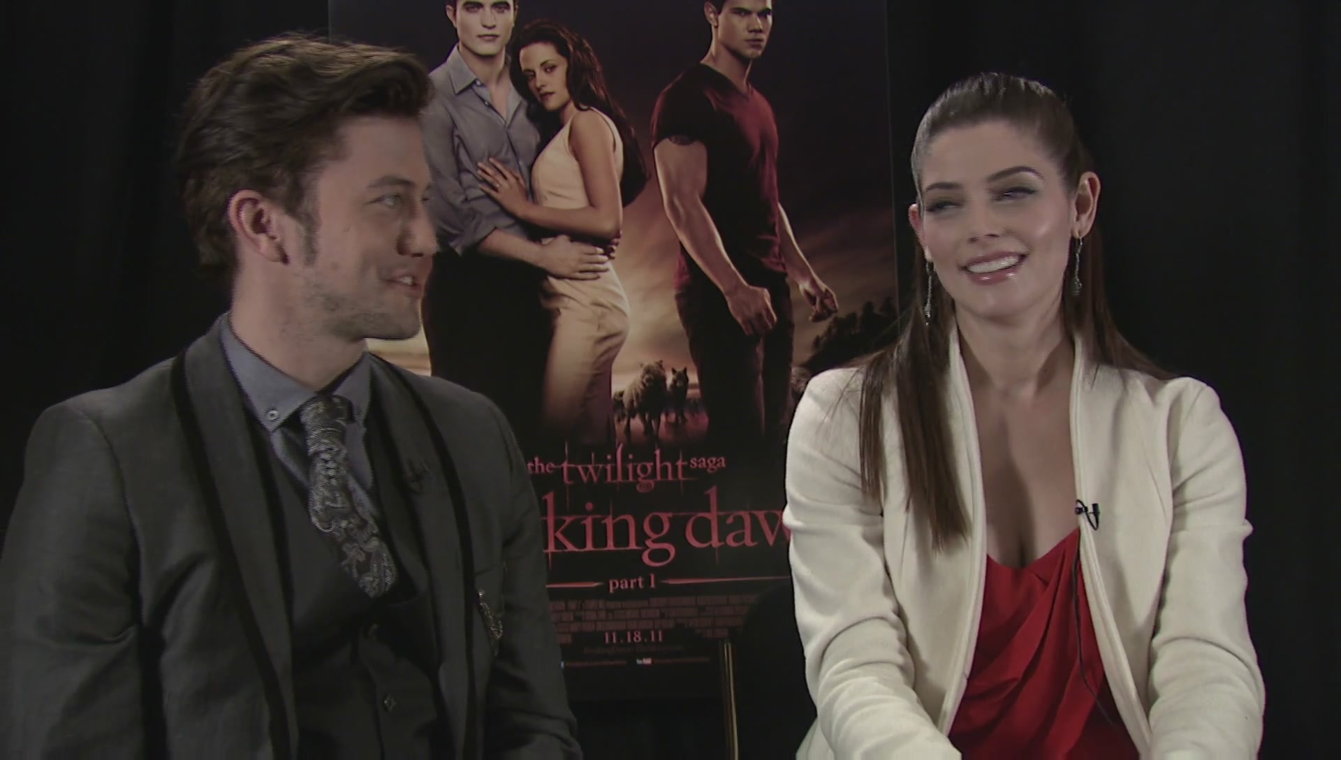Ashley-Greene-dot-nl_BreakingDawnInterview-EOneFilms0104.jpg
