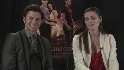 Ashley-Greene-dot-nl_BreakingDawnInterview-EOneFilms0070.jpg