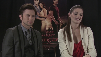 Ashley-Greene-dot-nl_BreakingDawnInterview-EOneFilms0115.jpg