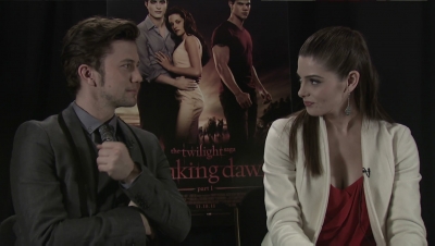 Ashley-Greene-dot-nl_BreakingDawnInterview-EOneFilms0124.jpg