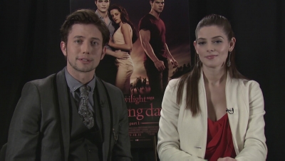 Ashley-Greene-dot-nl_BreakingDawnInterview-EOneFilms0187.jpg