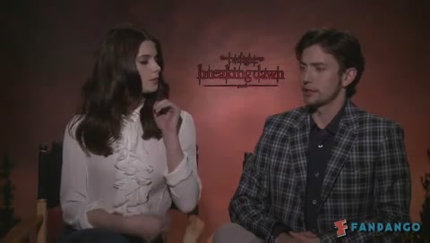 Ashley-Greene-dot-nl_BreakingDawnInterview-Fandango0033.jpg Ashley-Greene-dot-nl_BreakingDawnInterview-Fandango0033.jpg