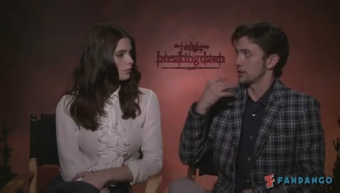 Ashley-Greene-dot-nl_BreakingDawnInterview-Fandango0036.jpg