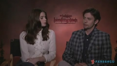 Ashley-Greene-dot-nl_BreakingDawnInterview-Fandango0034.jpg