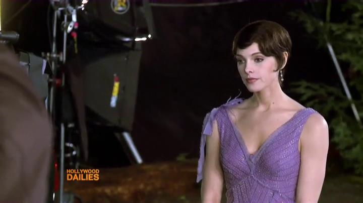 Ashley-Greene-dot-nl_BreakingDawnInterview-HollywoodDallies00015.jpg
