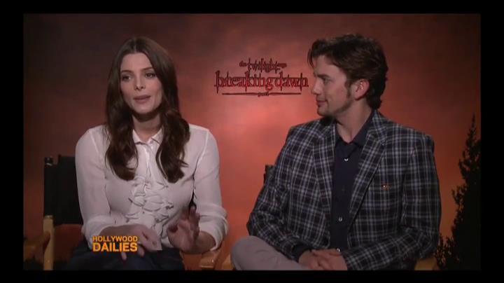 Ashley-Greene-dot-nl_BreakingDawnInterview-HollywoodDallies00032.jpg