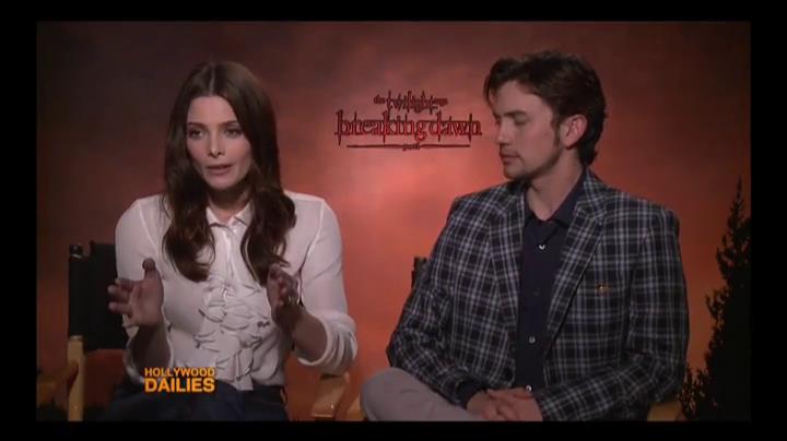 Ashley-Greene-dot-nl_BreakingDawnInterview-HollywoodDallies00033.jpg