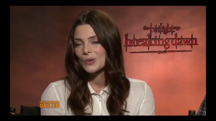 Ashley-Greene-dot-nl_BreakingDawnInterview-HollywoodDallies00035.jpg
