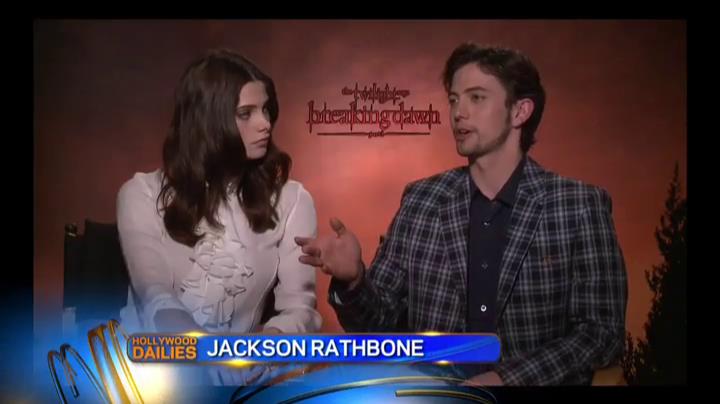 Ashley-Greene-dot-nl_BreakingDawnInterview-HollywoodDallies00036.jpg