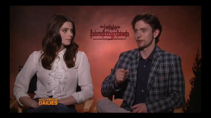 Ashley-Greene-dot-nl_BreakingDawnInterview-HollywoodDallies00039.jpg