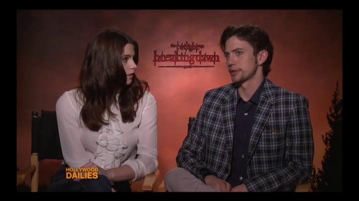 Ashley-Greene-dot-nl_BreakingDawnInterview-HollywoodDallies00047.jpg