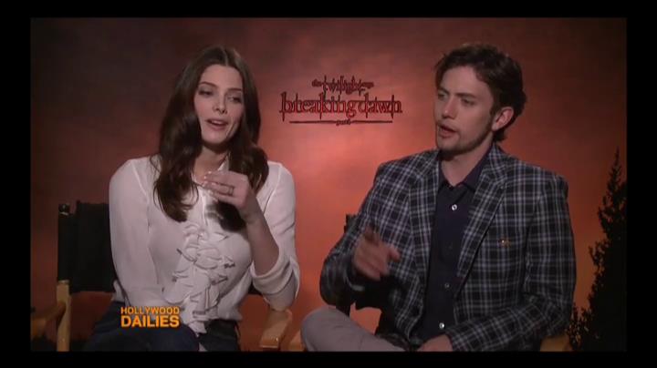 Ashley-Greene-dot-nl_BreakingDawnInterview-HollywoodDallies00054.jpg