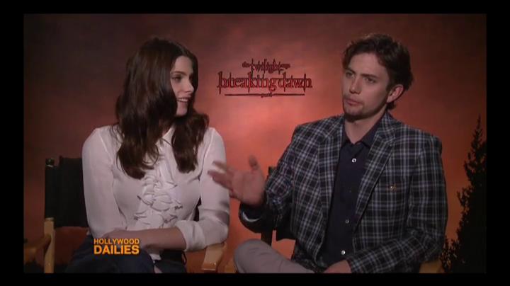 Ashley-Greene-dot-nl_BreakingDawnInterview-HollywoodDallies00056.jpg