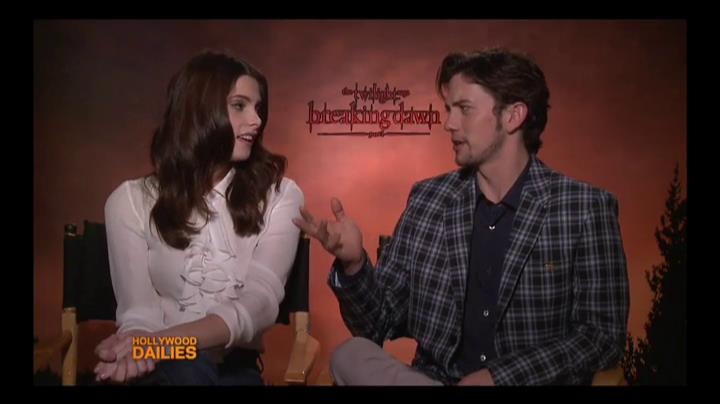 Ashley-Greene-dot-nl_BreakingDawnInterview-HollywoodDallies00059.jpg