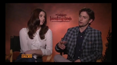 Ashley-Greene-dot-nl_BreakingDawnInterview-HollywoodDallies00055.jpg