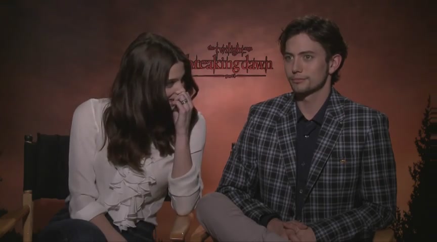 Ashley-Greene-dot-nl_BreakingDawnInterview-Hollywoodcom0046.jpg Ashley-Greene-dot-nl_BreakingDawnInterview-Hollywoodcom0046.jpg