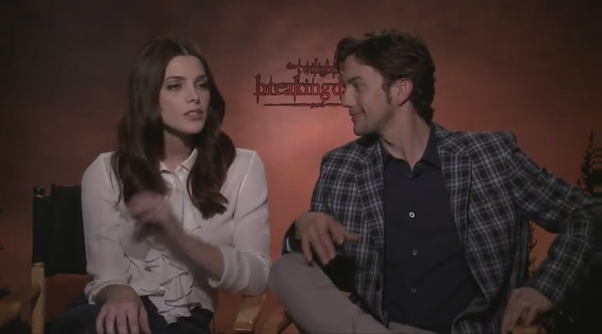 Ashley-Greene-dot-nl_BreakingDawnInterview-Hollywoodcom0079.jpg
