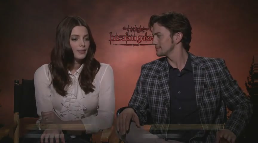 Ashley-Greene-dot-nl_BreakingDawnInterview-Hollywoodcom0082.jpg