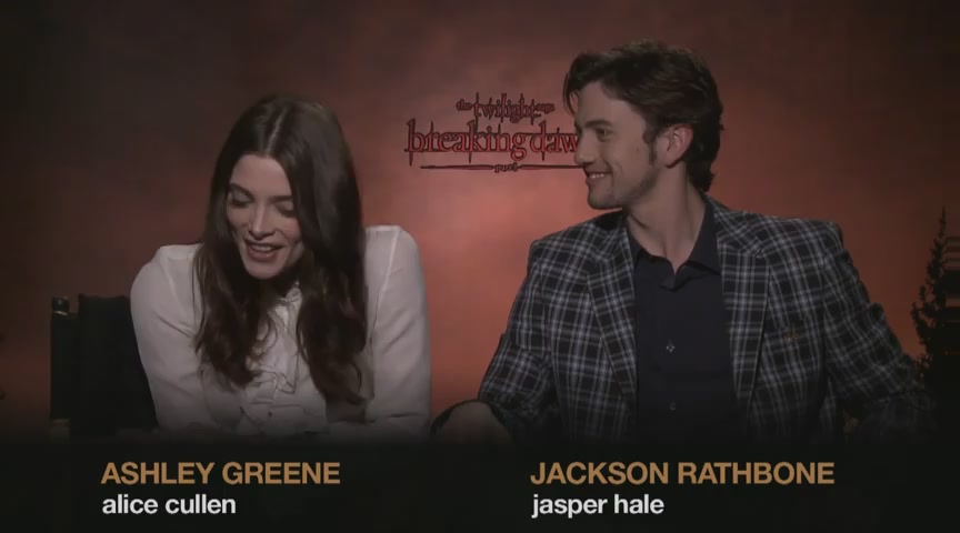 Ashley-Greene-dot-nl_BreakingDawnInterview-Hollywoodcom0085.jpg