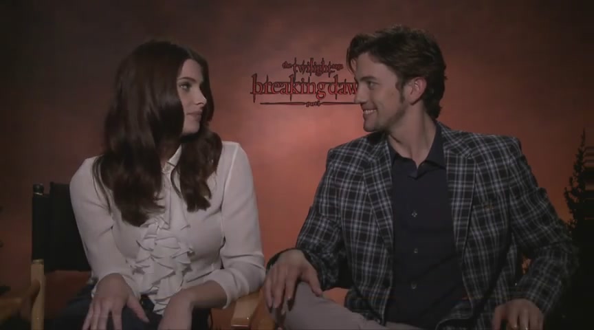 Ashley-Greene-dot-nl_BreakingDawnInterview-Hollywoodcom0088.jpg