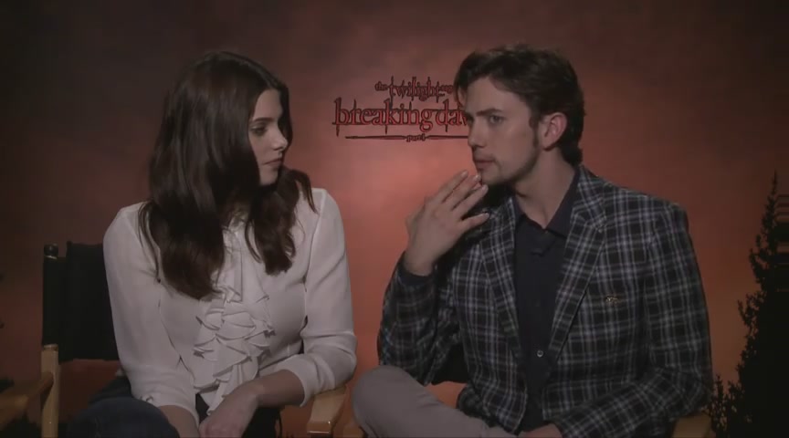 Ashley-Greene-dot-nl_BreakingDawnInterview-Hollywoodcom0129.jpg Ashley-Greene-dot-nl_BreakingDawnInterview-Hollywoodcom0129.jpg