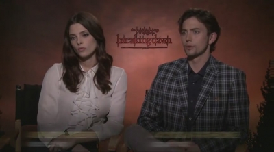 Ashley-Greene-dot-nl_BreakingDawnInterview-Hollywoodcom0013.jpg