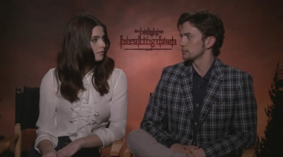 Ashley-Greene-dot-nl_BreakingDawnInterview-Hollywoodcom0032.jpg