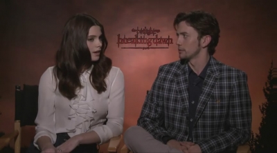 Ashley-Greene-dot-nl_BreakingDawnInterview-Hollywoodcom0034.jpg