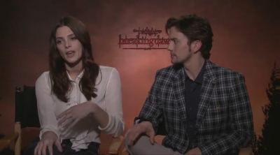 Ashley-Greene-dot-nl_BreakingDawnInterview-Hollywoodcom0140.jpg