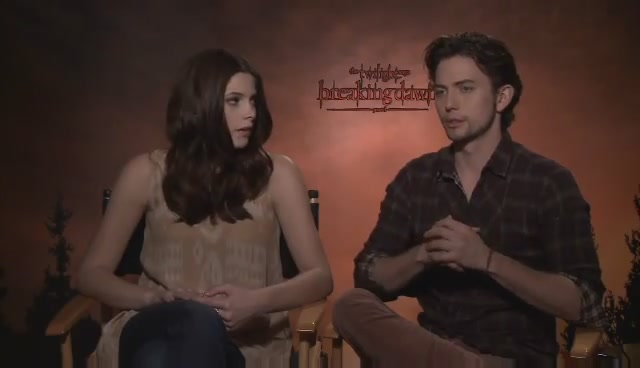 Ashley-Greene-dot-nl_BreakingDawnInterview-LoveFilm0024.jpg