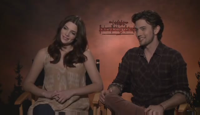 Ashley-Greene-dot-nl_BreakingDawnInterview-LoveFilm0126.jpg