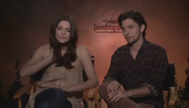 Ashley-Greene-dot-nl_BreakingDawnInterview-LoveFilm0145.jpg
