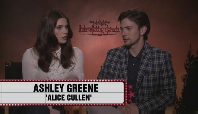 Ashley-Greene-dot-nl_BreakingDawnInterview-Moviefone1-0009.jpg