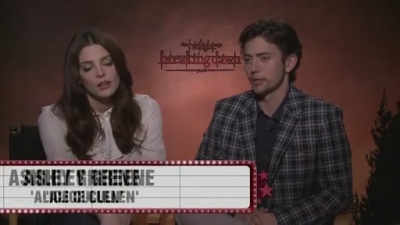 Ashley-Greene-dot-nl_BreakingDawnInterview-Moviefone2-0005.jpg