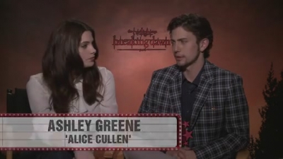 Ashley-Greene-dot-nl_BreakingDawnInterview-Moviefone2-0008.jpg