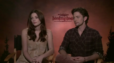 Ashley-Greene-dot-nl_BreakingDawnInterview-NovaFM0020.jpg