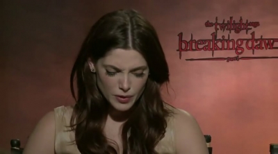 Ashley-Greene-dot-nl_BreakingDawnInterview-NovaFM0126.jpg