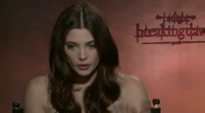 Ashley-Greene-dot-nl_BreakingDawnInterview-NovaFM0144.jpg