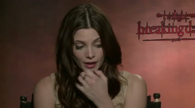 Ashley-Greene-dot-nl_BreakingDawnInterview-NovaFM0149.jpg