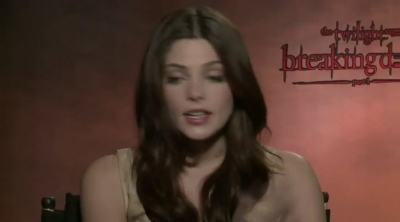 Ashley-Greene-dot-nl_BreakingDawnInterview-NovaFM0150.jpg