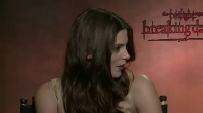 Ashley-Greene-dot-nl_BreakingDawnInterview-NovaFM0158.jpg